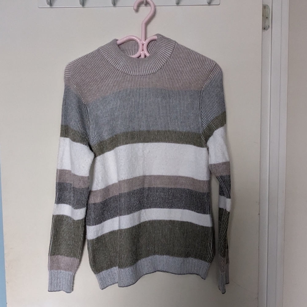 Le Grenier sweater size medium never been worn
